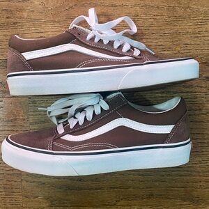 Vans Classic Brown and White Shoes. Size women’s 7.5